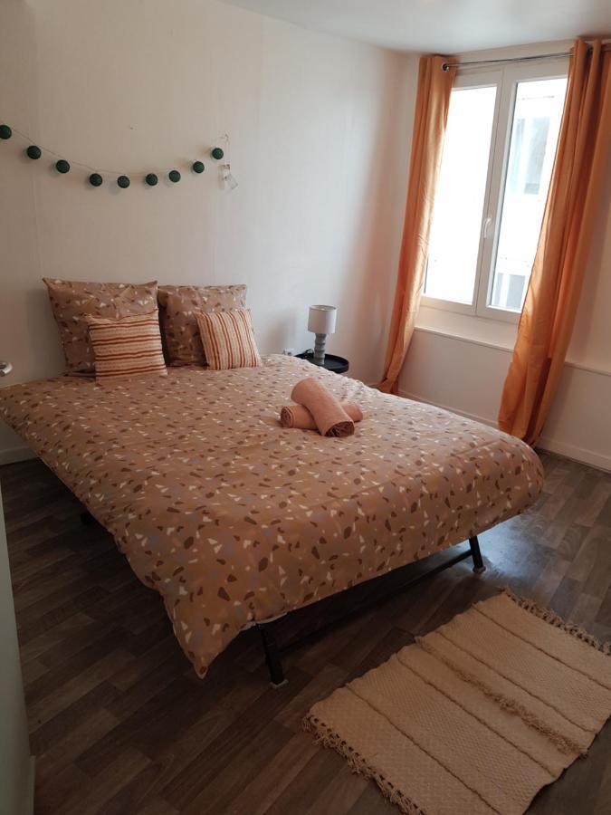 St Junien N:2 Apartment *